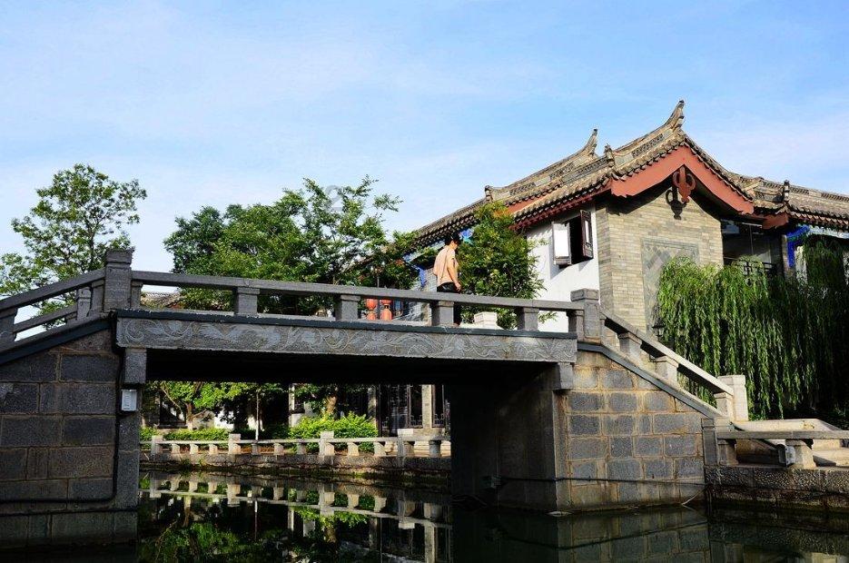 爽肤水有什么功效啊 是属于碱性还是酸性啊游戏画面